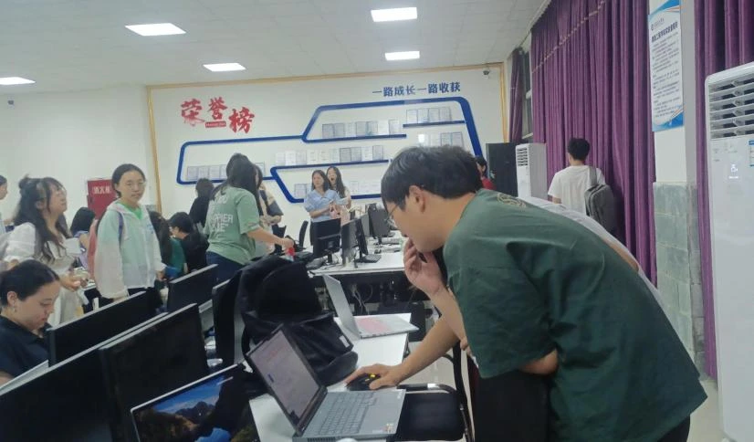 知了匯智實踐項目走進綿陽師院,助力網(wǎng)絡安全實戰(zhàn)型人才培養(yǎng)